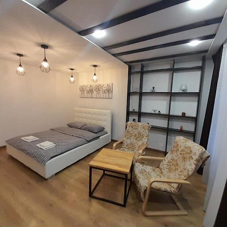 White Rooms On City Center リヴィウ エクステリア 写真