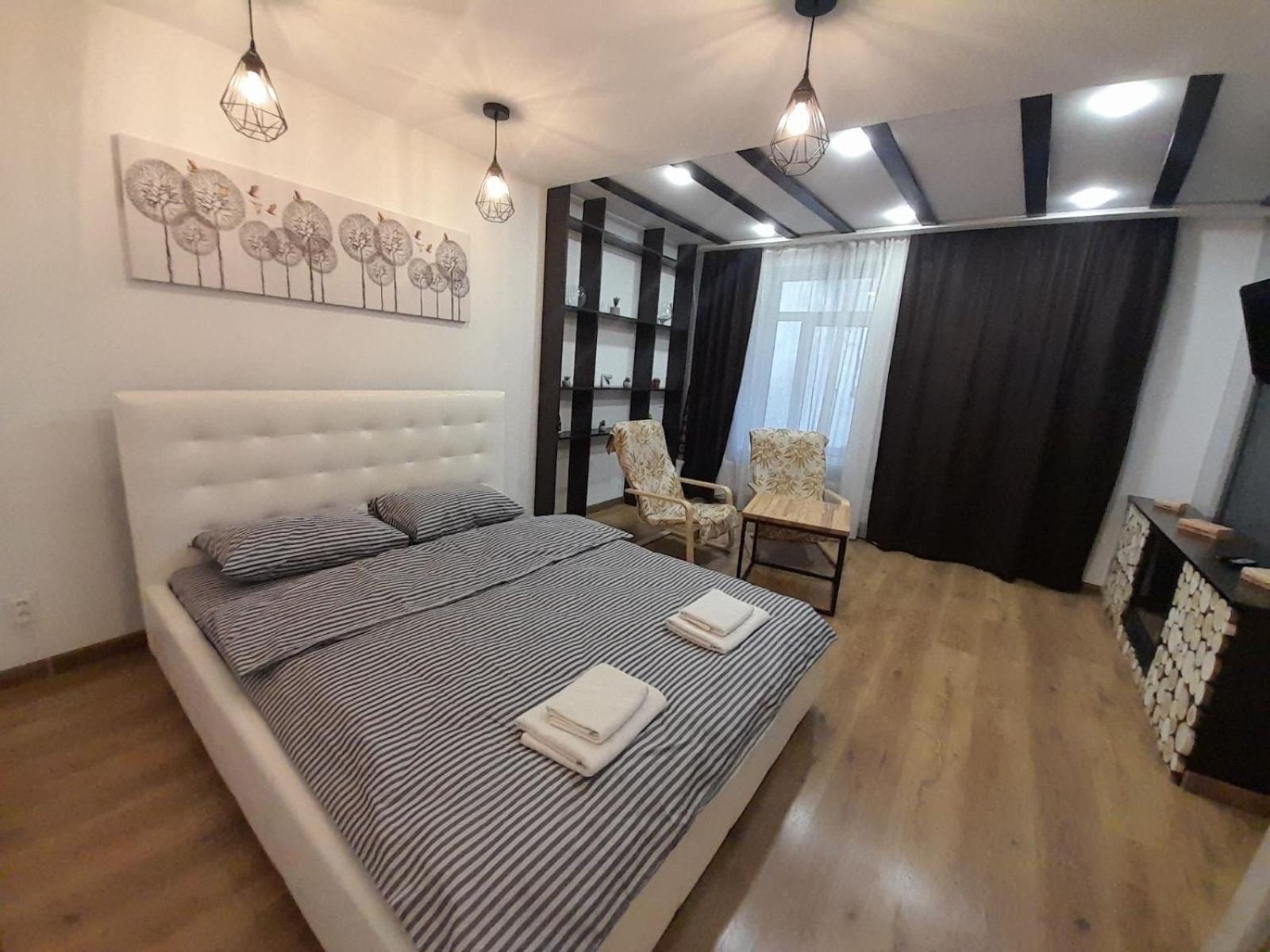 White Rooms On City Center リヴィウ エクステリア 写真